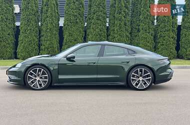 Седан Porsche Taycan 2024 в 