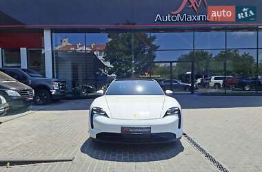Седан Porsche Taycan 2021 в 