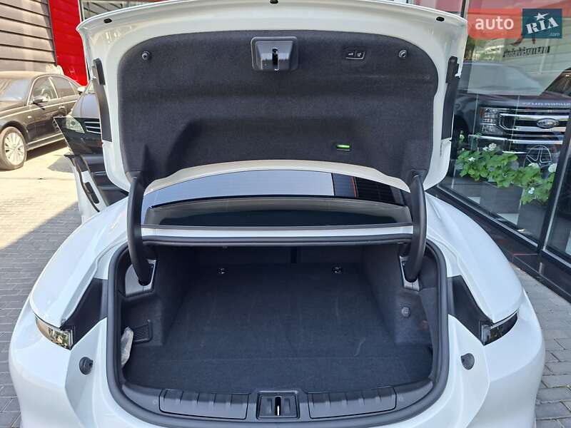 Седан Porsche Taycan 2021 в Одесі