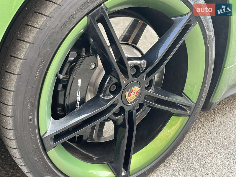 Седан Porsche Taycan 2020 в Киеве фото 26 Седан Porsche Taycan 2020 в Киеве
