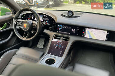 Седан Porsche Taycan 2020 в 