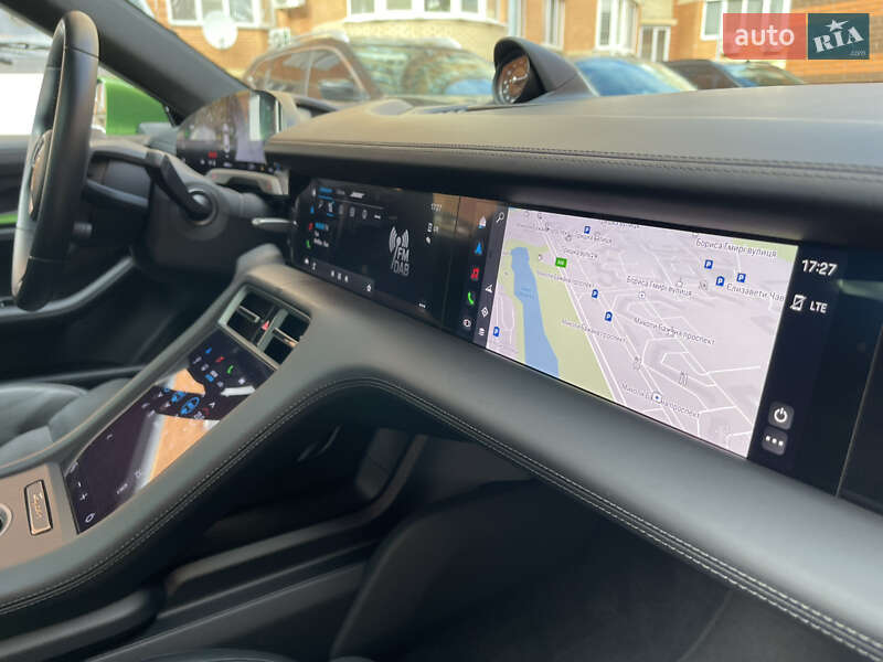 Седан Porsche Taycan 2020 в Киеве фото 55 Седан Porsche Taycan 2020 в Киеве
