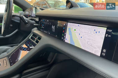 Седан Porsche Taycan 2020 в 