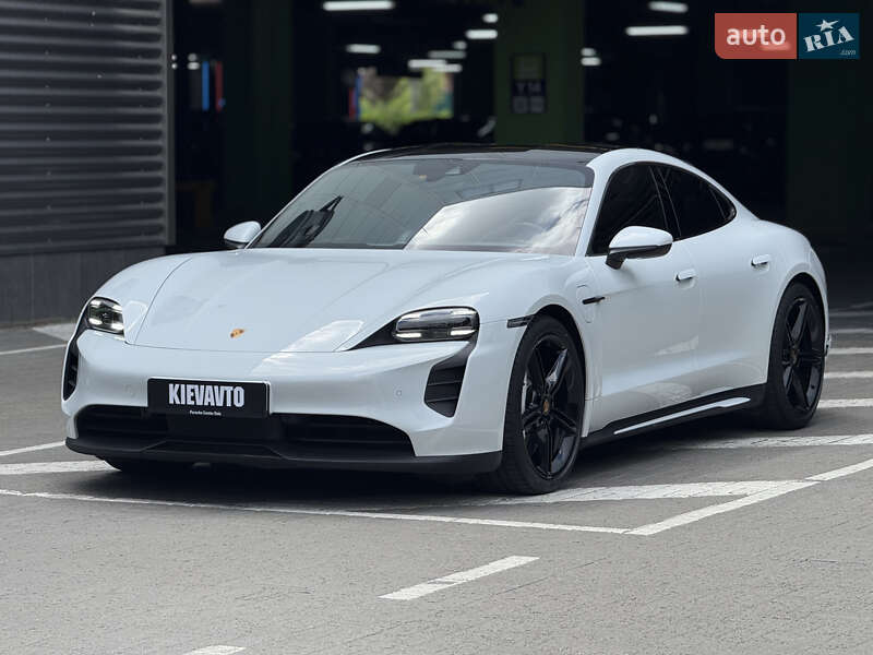 Седан Porsche Taycan 2020 в Києві