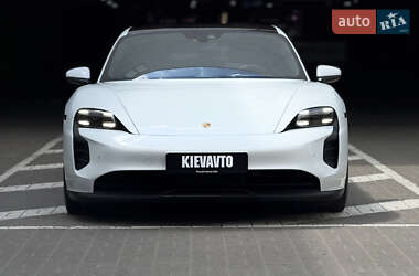 Седан Porsche Taycan 2020 в 