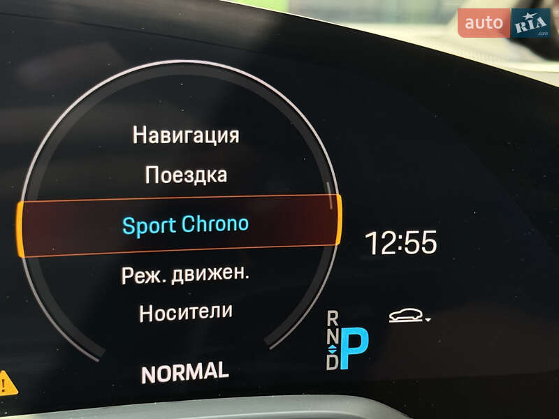 Седан Porsche Taycan 2020 в Києві