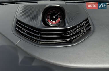 Седан Porsche Taycan 2020 в 