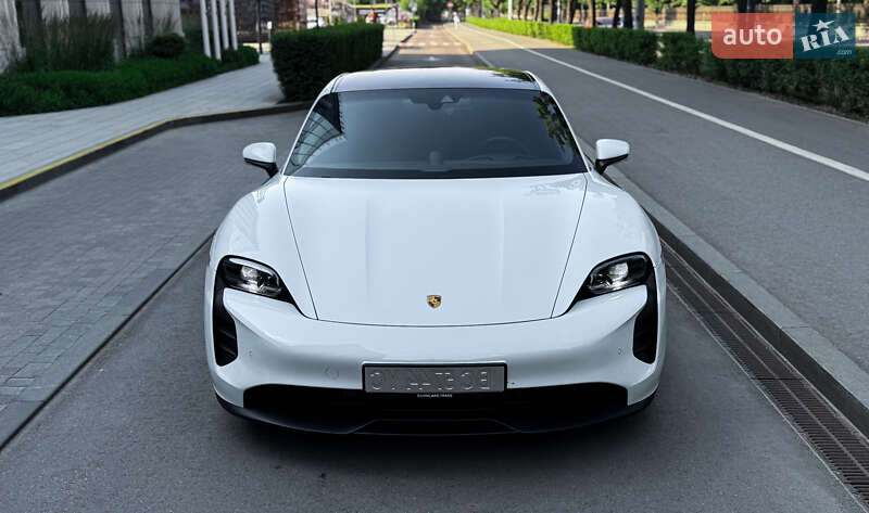 Седан Porsche Taycan 2023 в Львові