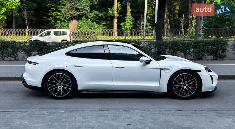 Седан Porsche Taycan 2023 в Львові