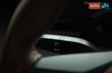 Седан Porsche Taycan 2023 в 