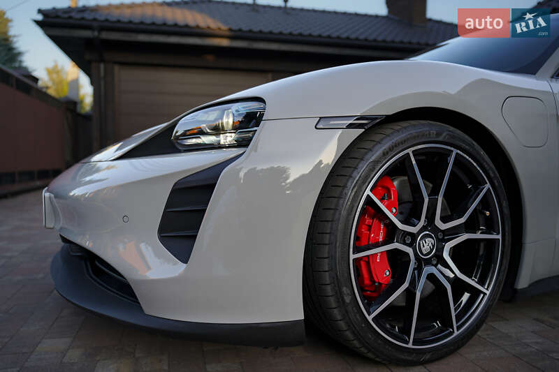 Седан Porsche Taycan 2022 в Києві