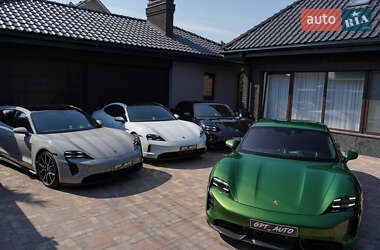 Седан Porsche Taycan 2022 в 