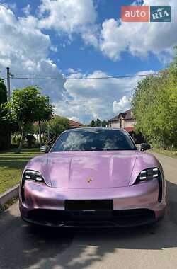 Седан Porsche Taycan 2020 в 