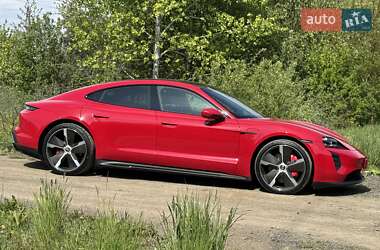 Седан Porsche Taycan 2022 в 