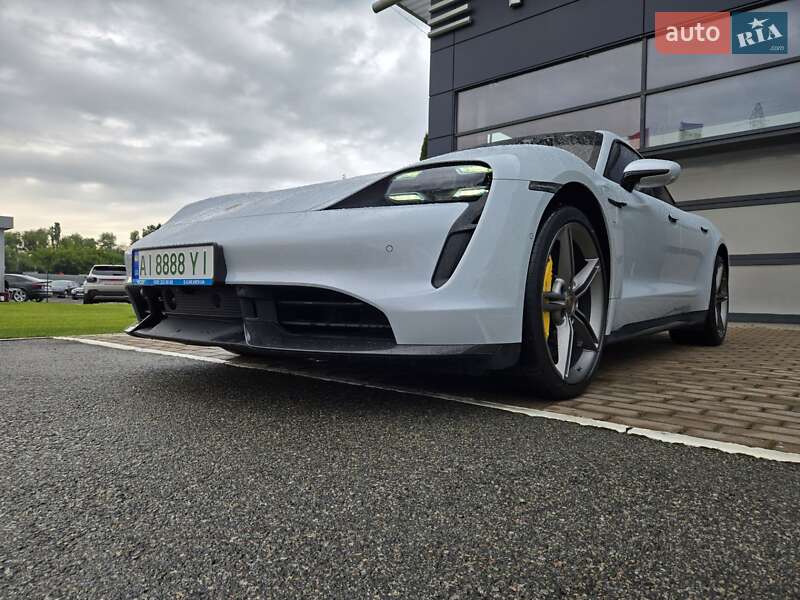 Седан Porsche Taycan 2021 в Киеве