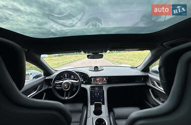 Седан Porsche Taycan 2025 в 