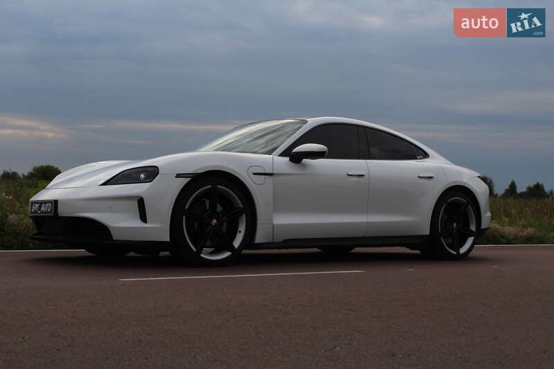 Седан Porsche Taycan 2025 в Киеве