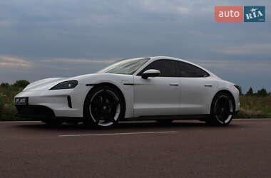 Седан Porsche Taycan 2025 в 