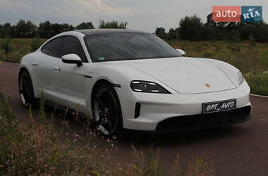 Седан Porsche Taycan 2025 в 