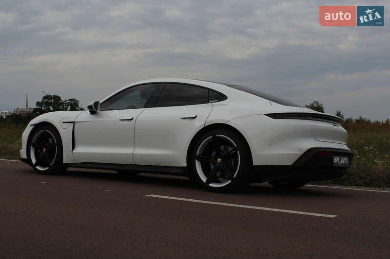 Седан Porsche Taycan 2025 в Киеве