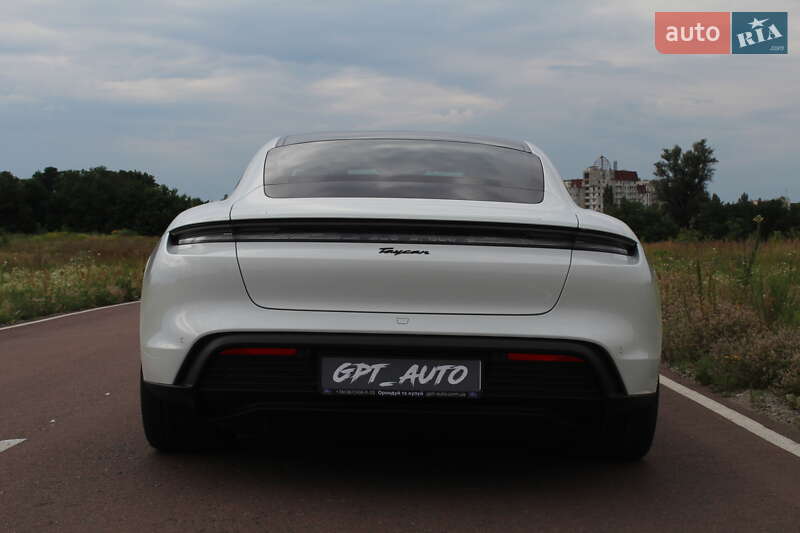 Седан Porsche Taycan 2025 в Киеве