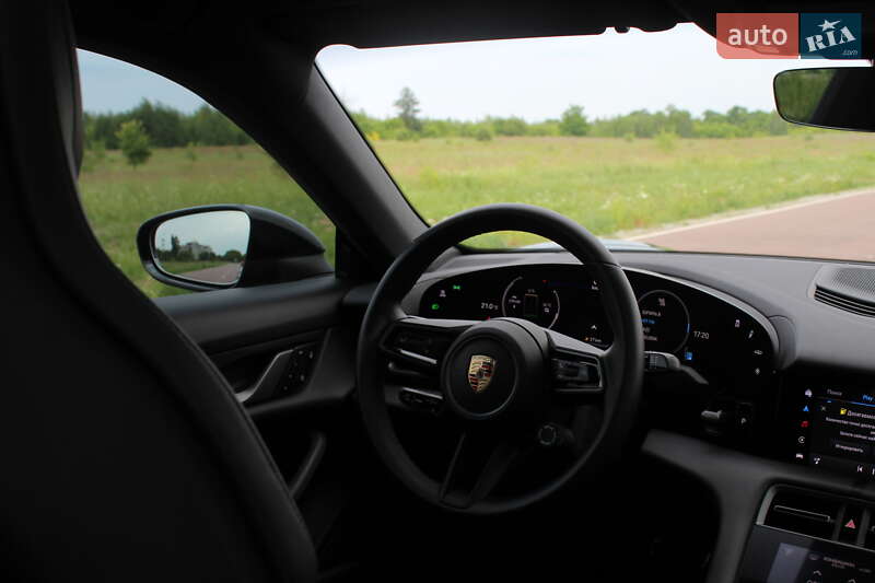 Седан Porsche Taycan 2025 в Києві