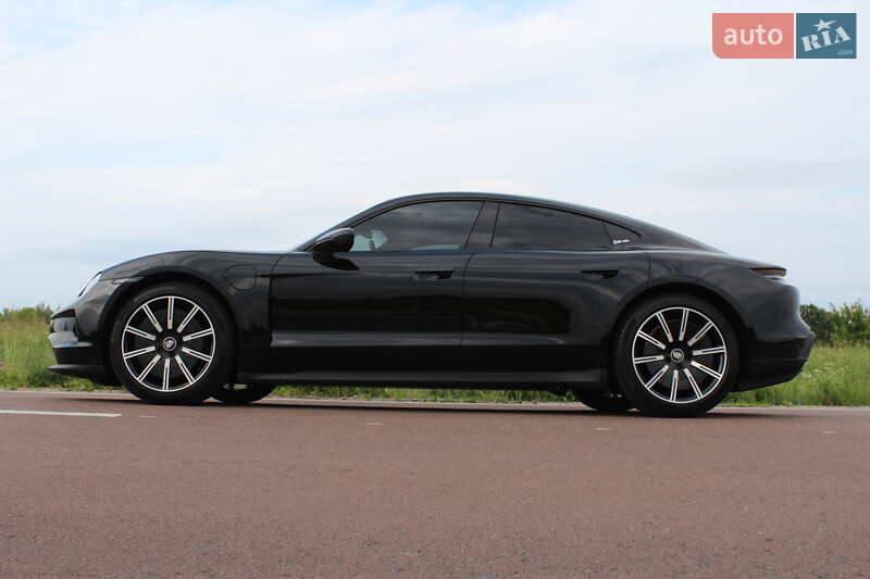 Седан Porsche Taycan 2025 в Києві