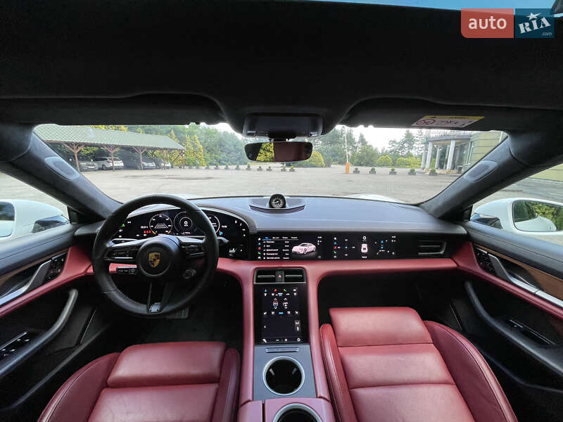 Седан Porsche Taycan 2020 в Львове