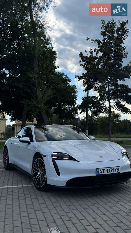 Седан Porsche Taycan 2022 в Коломые