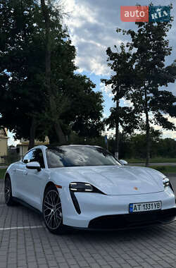 Седан Porsche Taycan 2022 в 