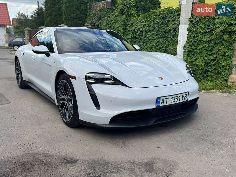 Седан Porsche Taycan 2022 в Коломые