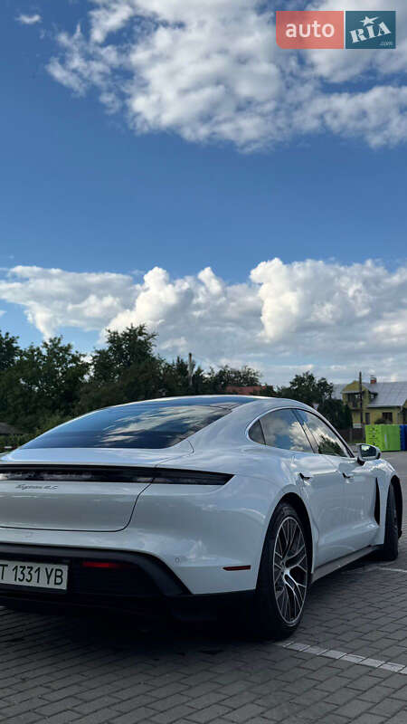 Седан Porsche Taycan 2022 в Коломые