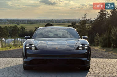 Седан Porsche Taycan 2020 в Ужгороді