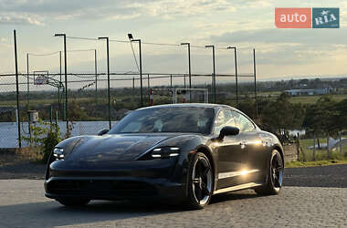 Седан Porsche Taycan 2020 в 