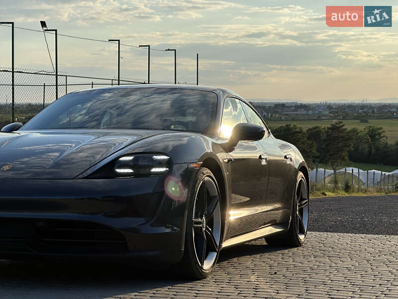 Седан Porsche Taycan 2020 в Львове