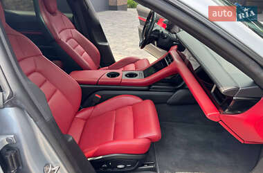 Седан Porsche Taycan 2021 в 