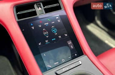 Седан Porsche Taycan 2021 в 