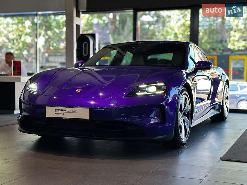 Седан Porsche Taycan 2025 в 