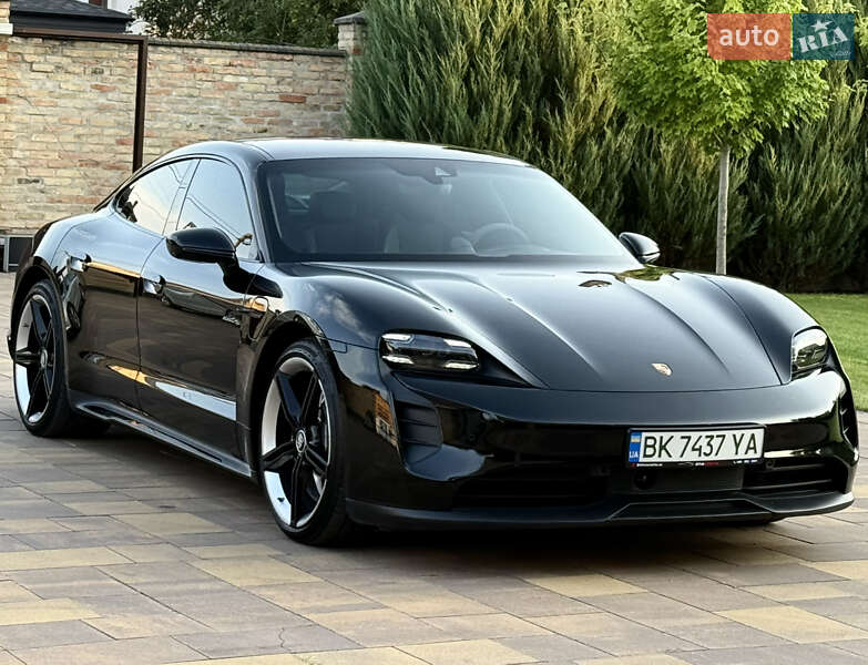 Седан Porsche Taycan 2020 в Рівному