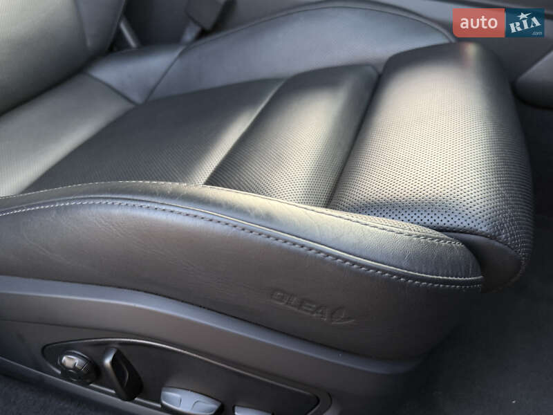Седан Porsche Taycan 2020 в Рівному