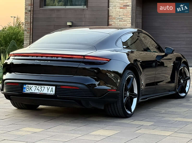 Седан Porsche Taycan 2020 в Рівному