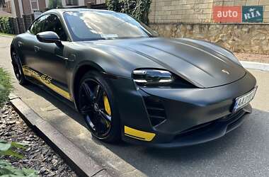 Седан Porsche Taycan 2020 в Киеве