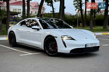 Седан Porsche Taycan 2021 в 