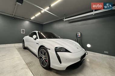 Седан Porsche Taycan 2021 в Києві