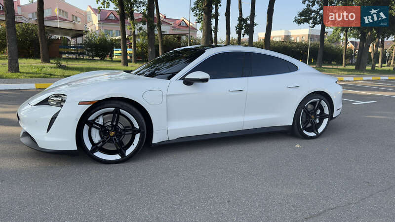 Седан Porsche Taycan 2022 в Киеве