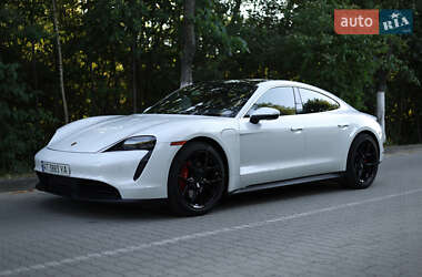 Седан Porsche Taycan 2021 в 