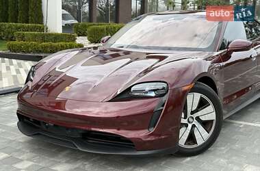 Седан Porsche Taycan 2023 в 