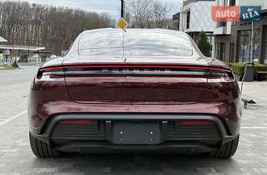 Седан Porsche Taycan 2023 в 