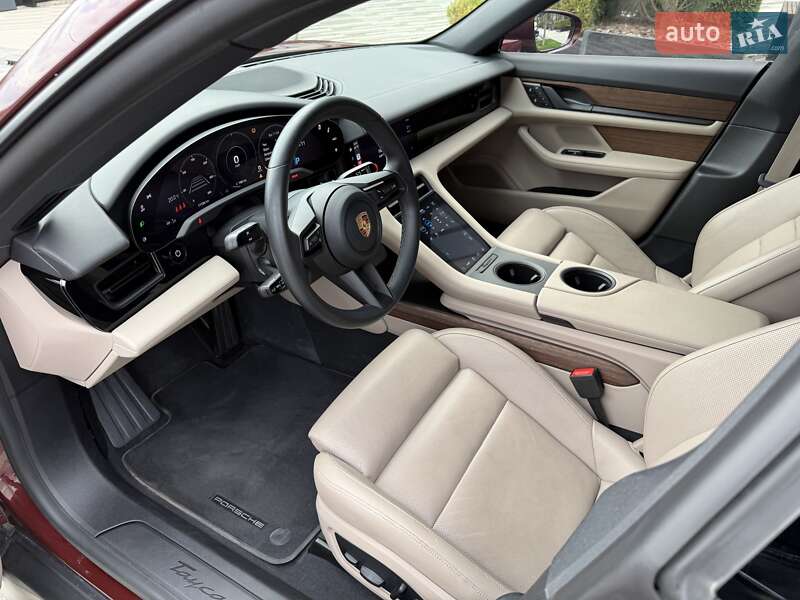 Седан Porsche Taycan 2023 в Ужгороде