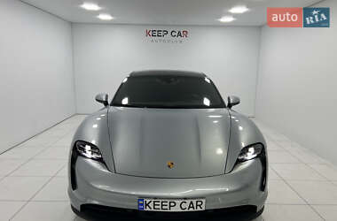 Седан Porsche Taycan 2023 в 